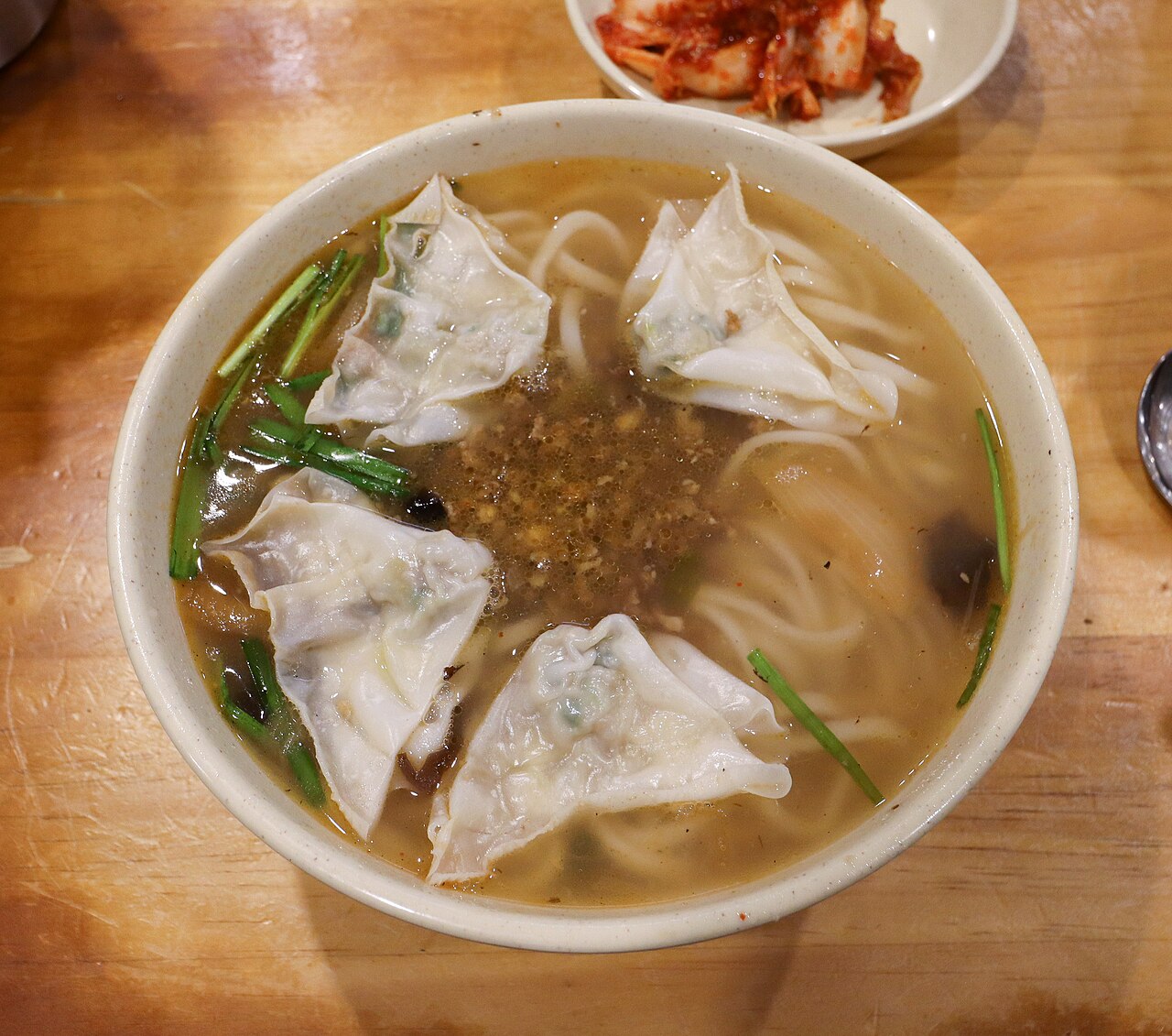 カルグクス（マンドゥ入り）